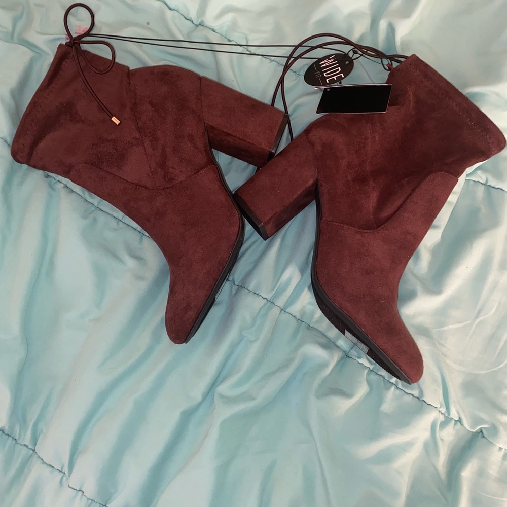 NWT Brown Suede Booties Size 9